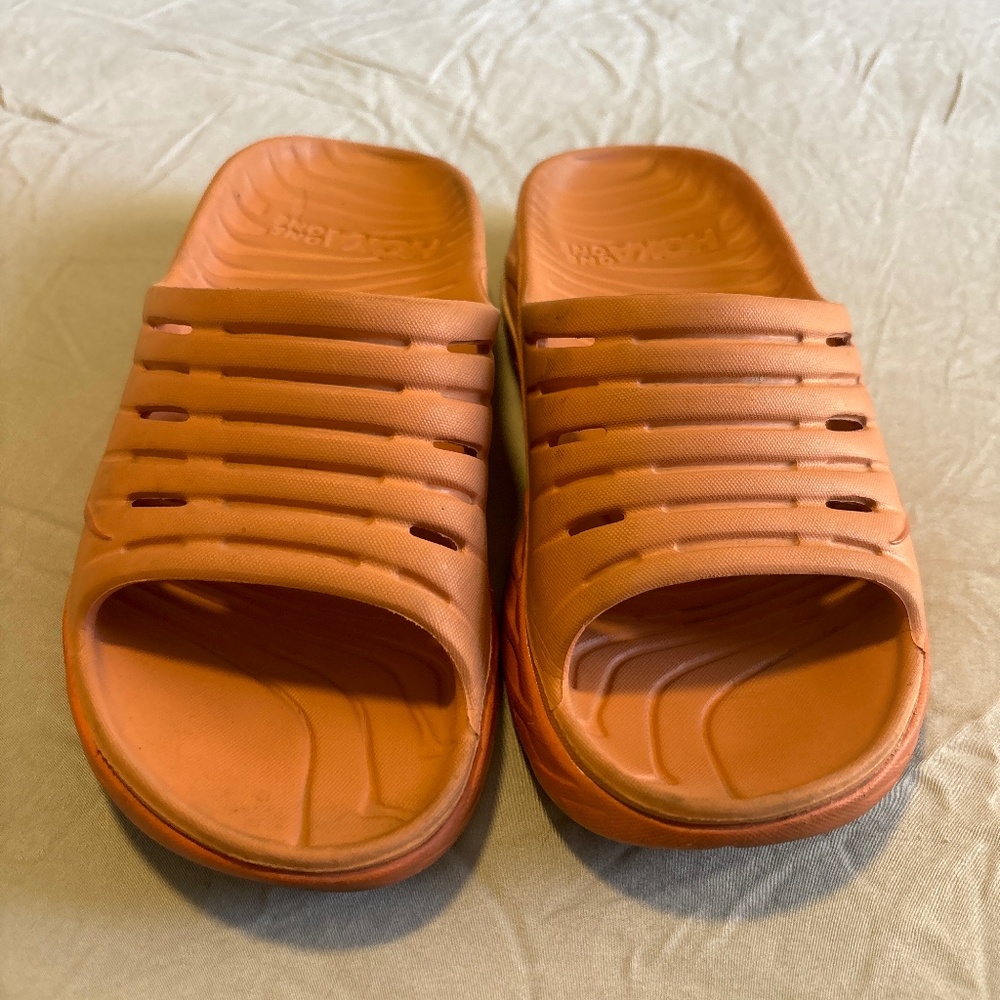 Recovery slides hoka